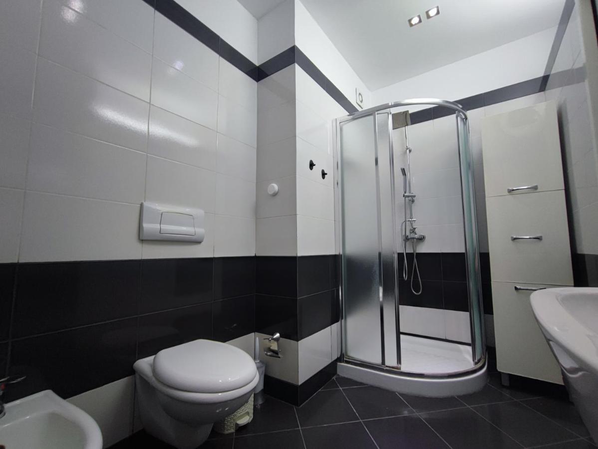 Tirana New Bazaar-Apartment 2 Екстер'єр фото