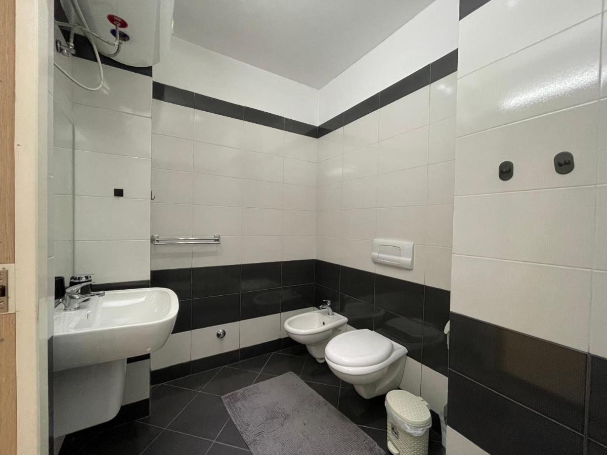 Tirana New Bazaar-Apartment 2 Екстер'єр фото