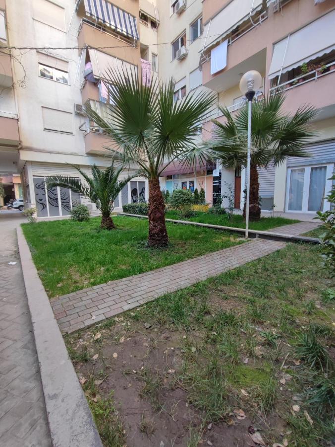 Tirana New Bazaar-Apartment 2 Екстер'єр фото