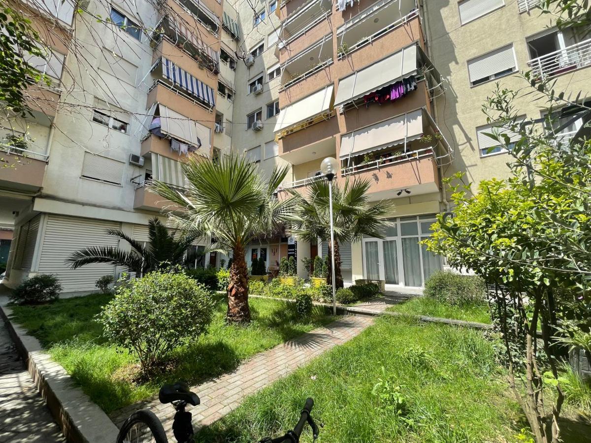 Tirana New Bazaar-Apartment 2 Екстер'єр фото